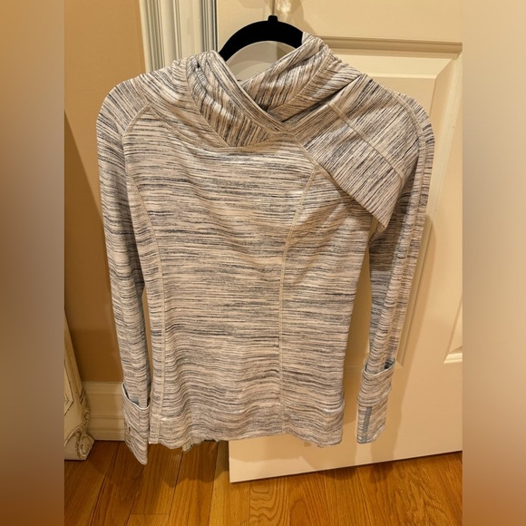 Lululemon Think Fast hoodie NWT - Picture 4 of 5